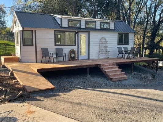 Photo or depiction of a real estate business