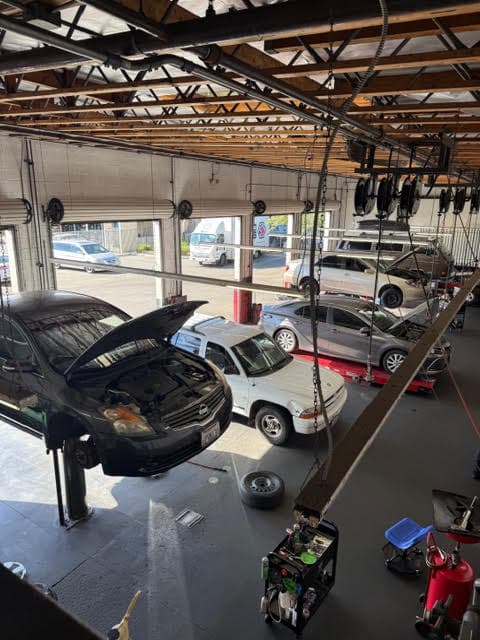 Photo or depiction of a automotive & vehicle business