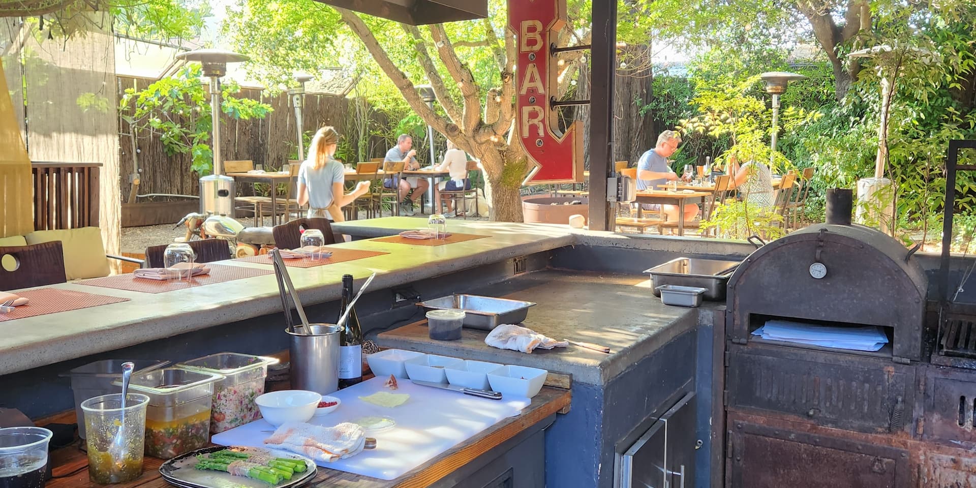 Photo or depiction of a restaurants & food business