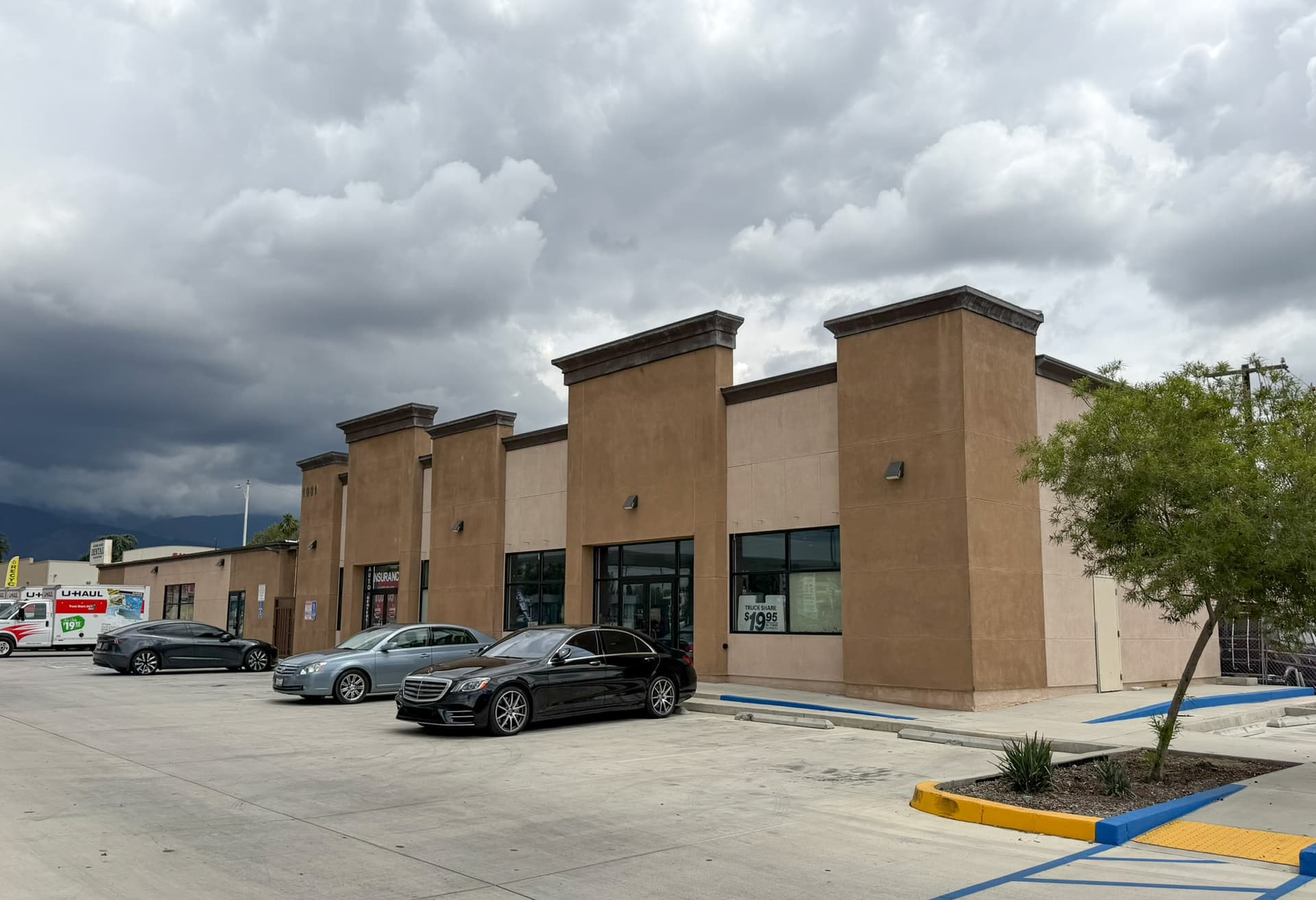 Photo or depiction of a automotive & vehicle business