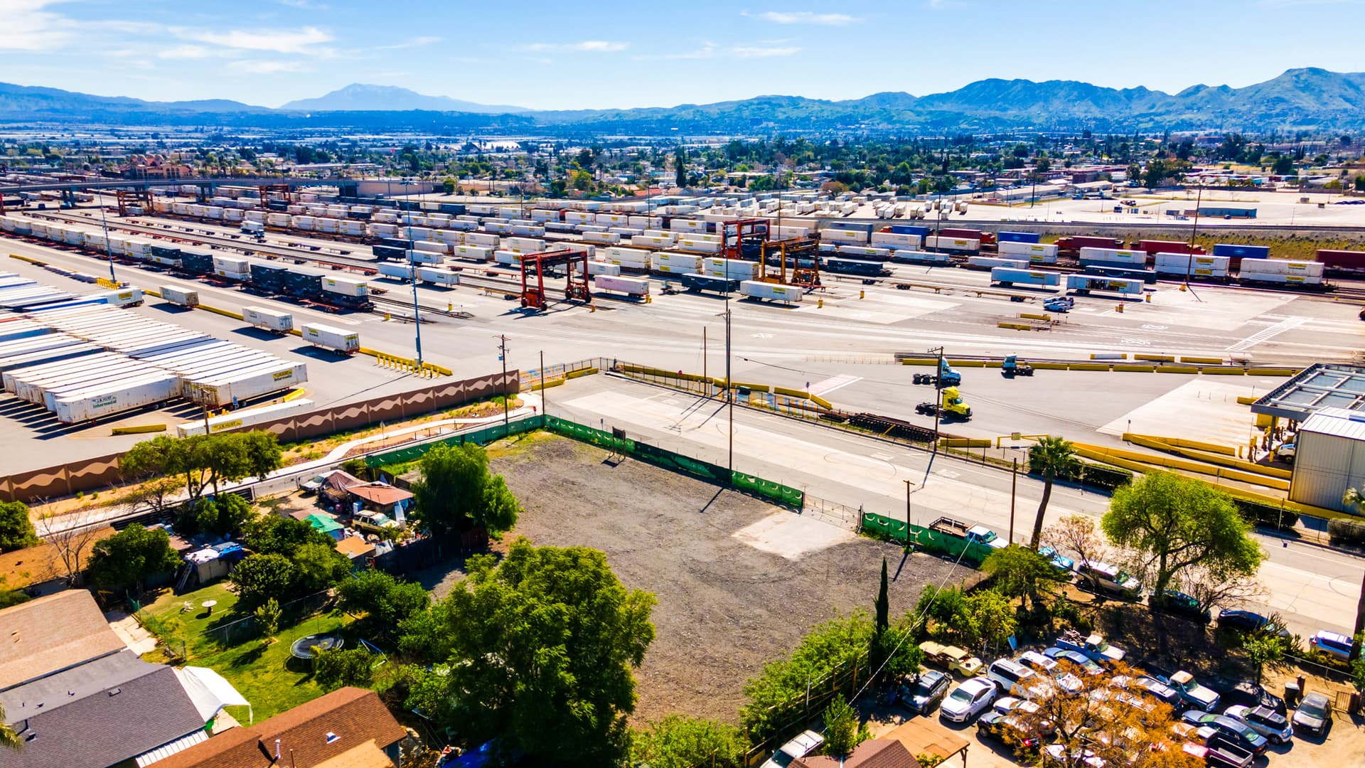 Photo or depiction of a transportation business