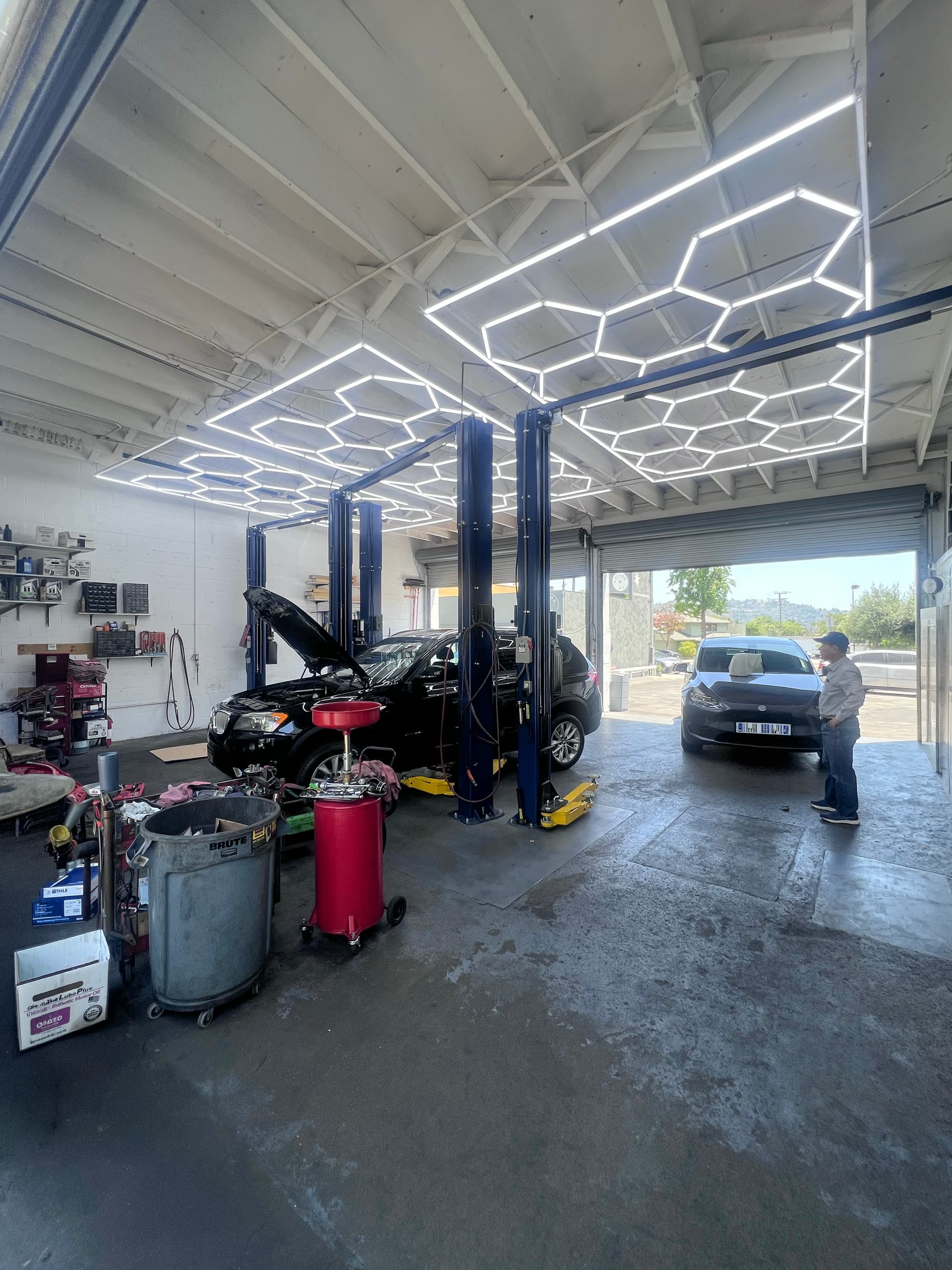 Photo or depiction of a automotive & vehicle business
