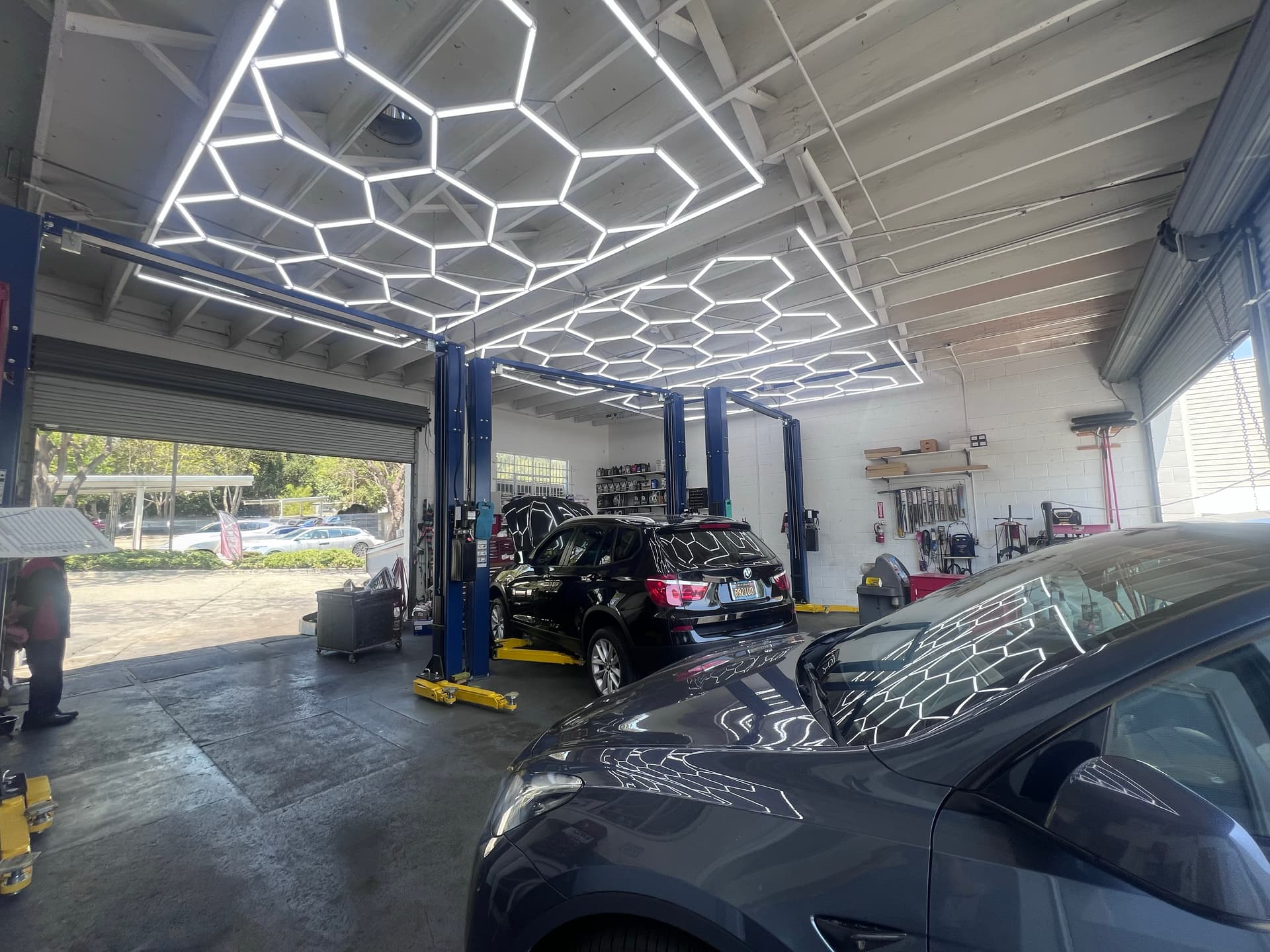 Photo or depiction of a automotive & vehicle business