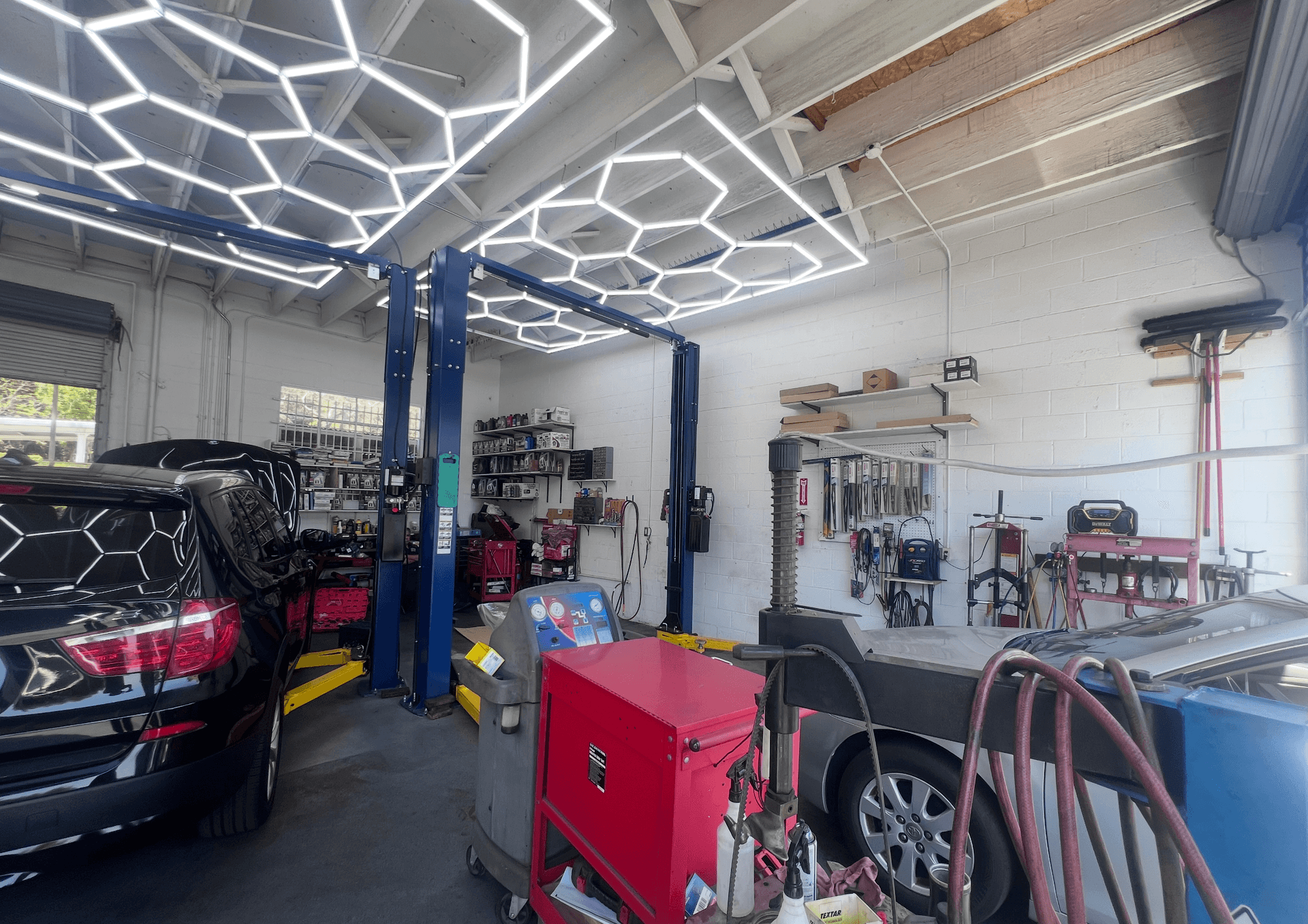 Photo or depiction of a automotive & vehicle business