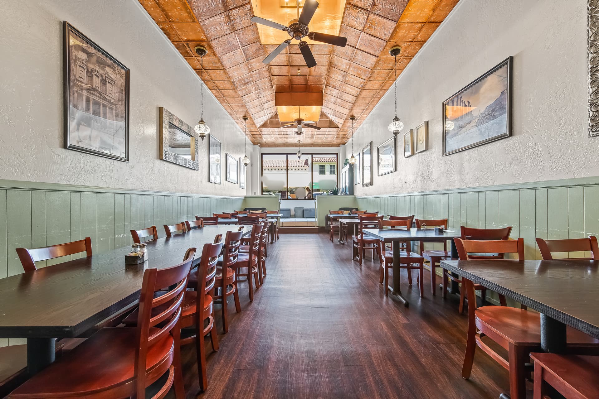 Photo or depiction of a restaurants & food business