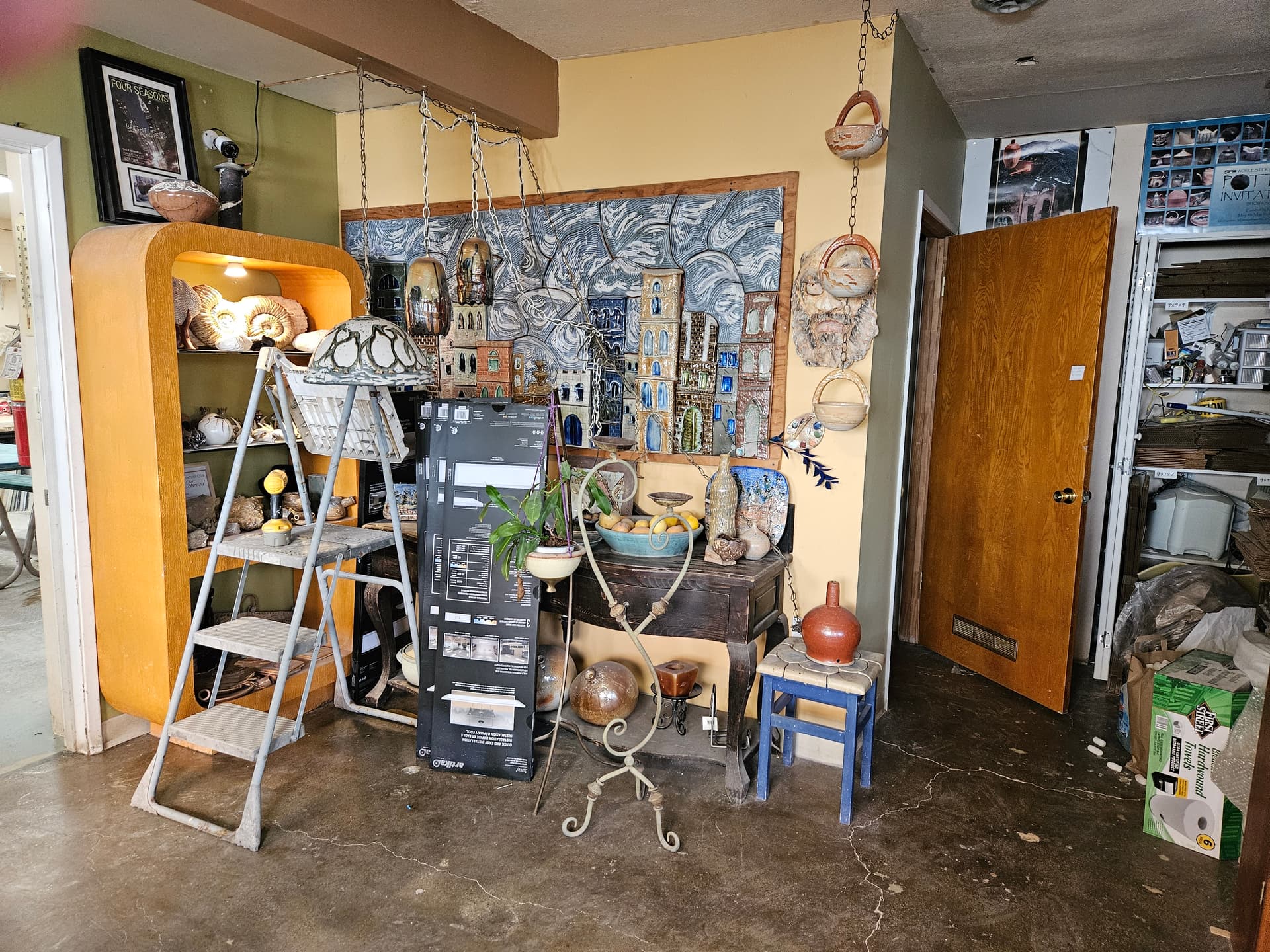 Photo or depiction of a retail business