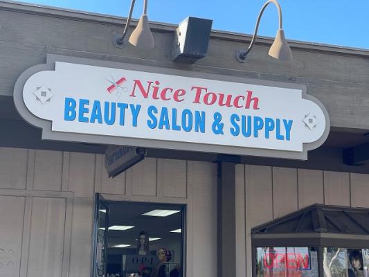 Palm Springs Beauty Salon and Supply Business For Sale