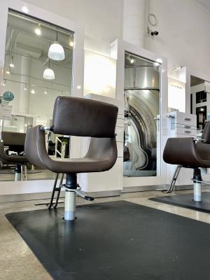 Orange County Beauty Salon And Accessories - With Rentals Business For Sale